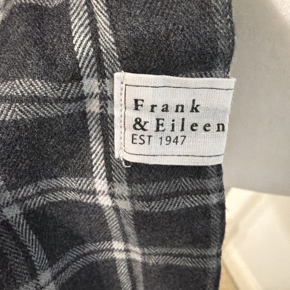 EUC Frank & Eileen Relaxed Button Up Shirt Flannel Dark Gray Plaid Long Sleeve L - Picture 8 of 12